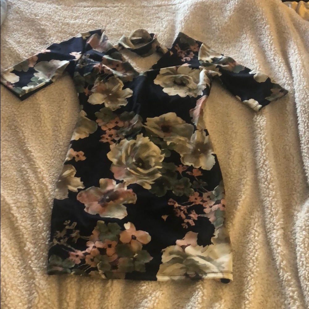 Mini dress with choker